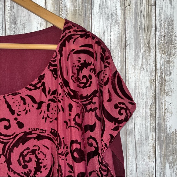 Lane Bryant Red Velvet Swirl Cap Sleeve Blouse Women’s 18/20 - Picture 2 of 4